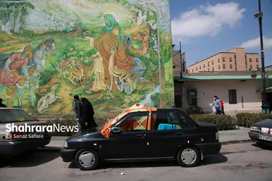 حضور زائران نوروزی در خیابانهای اطراف حرم مطهر رضوی