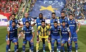 یک دروازه‌بان خارجی در راه استقلال