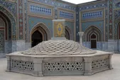 ارائه خدمات ویژه مطالعاتی کتابخانه آستان قدس رضوی به دانش‌پژوهان شهر‌های آسیب‌دیده از جنگ رمضان