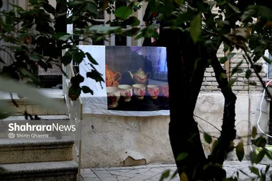 بازخوانی زندگی در قاب‌های یک خانه قدیمی | نگاهی به نمایشگاه عکس «دل و دیوار» در مشهد