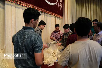 حال و هوای شهر مشهد در شب عید غدیر خم