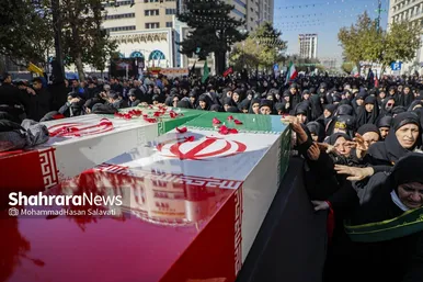 گزارش تصویری | اجتماع عزاداران فاطمی و تشییع پیکر مطهر ۱۳ شهید گمنام دوران دفاع مقدس در مشهد