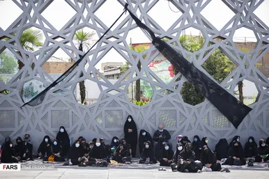 عزاداری و نماز ظهر عاشورا میدان امام حسین(ع) تهران