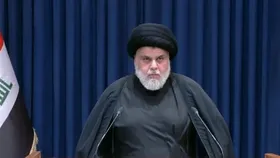 حضور &laquo;مقتدی صدر&raquo; در میان زائران اربعین پس از حوادث اخیر بغداد+ فیلم