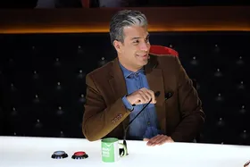 آریا عظیمی&lrm;نژاد، صدایی نوین در موسیقی ایرانی