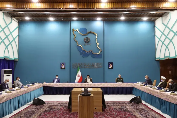 تاکید رئیس‌جمهور بر تداوم رعایت دستورالعمل‌های بهداشتی و تزریق دُز یادآور واکسن کرونا در آستانه پاییز و زمستان