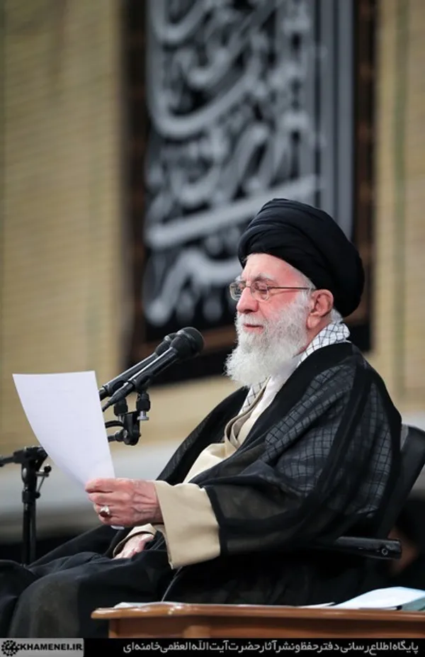 رهبر معظم انقلاب: مراقب باشید جدول دشمن را کامل نکنید؛ اگر دیدید راهی که می‌روید کفار را خوشحال می‌کند یعنی همراه پیغمبر نیستید+ فیلم