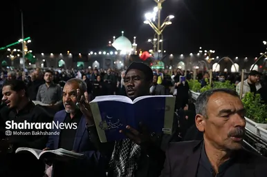 مراسم احیاء شب ۲۱ ماه رمضان در حرم مطهر رضوی