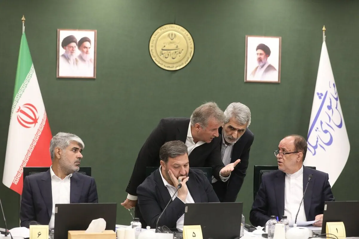 دستورکار هفتگی مجلس اعلام شد | از لایحه اصلاح قانون بکارگیری سلاح توسط مامورین تا سوال از وزیر ارتباطات