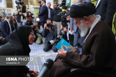 دیدار شاعران با رهبر معظم انقلاب