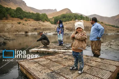 گزارش تصویری | مدرسه‌ای در آن سوی مسیرهای گلی