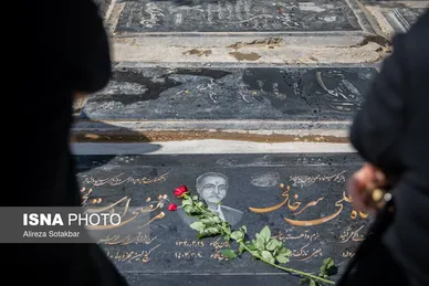عکس‌هایی از حضور جمعی از سینماگران در قطعه هنرمندان