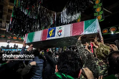 مراسم تدفین پیکر ۳ شهید گمنام در میدان شهدا مشهد