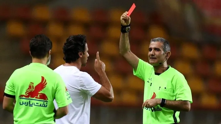 سید علی در دوراهی قضاوت دربی| خداحافظی اجباری داور بازی استقلال و پرسپولیس؟