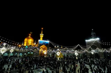 چراغانی حرم مطهر امام رضا (ع) به مناسبت مبعث پیامبر (ص)