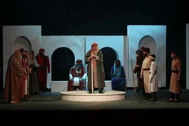 تئاتر آئینی «گرگ و میش»