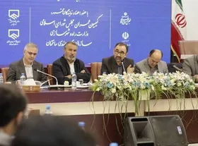 نشست کمیسیون عمران مجلس با استاندار خراسان&zwnj;رضوی| تاکید بر توسعه ناوگان هوایی و ریلی و بهسازی راه&zwnj;های منتهی به مشهد