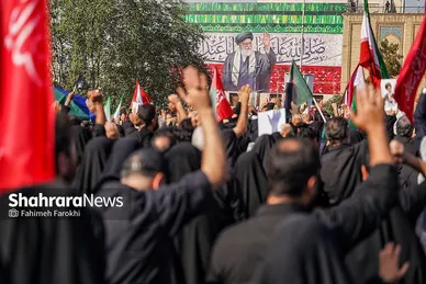 گزارش تصویری | اقامه نماز بر پیکر قائد شهید در خیابان های اطراف مصلی تهران