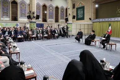 دیدار شاعران و اساتید ادبیات فارسی با رهبر انقلاب