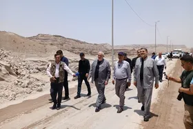 بازدید معاون رئیس جمهور از تونل محور بندرعباس- حاجی&zwnj;آباد | قائم پناه: اقدامات دشمن ذره&zwnj;ای از مقاومت ملت و نیرو&zwnj;های مسلح ما نمی&zwnj;کاهد + فیلم