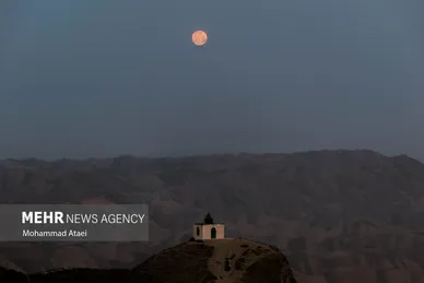 زیارتگاهی شگفت در میان تپه ها