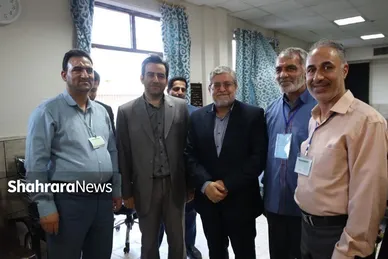 عکس‌هایی از بازدید شهردار مشهد از شعب اخذ رای در سطح شهر