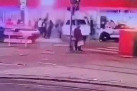ویدئو | لحظه حمله تروریستی خودرویی در جشن سال&zwnj; نو میلادی در آمریکا با ۱۵ کشته
