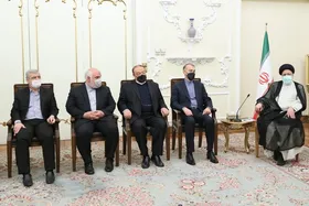دیدار نوروزی رئیس جمهور با برخی مقامات لشکری و کشوری + عکس
