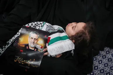 گزارش تصویری | مراسم بزرگداشت شهدای جنگ تحمیلی اخیر با حضور رهبر انقلاب اسلامی