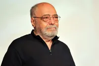 اکبر زنجان‌پور، هنرمند پیشکسوت سینما، تئاتر و تلویزیون، در بیمارستان بستری شد