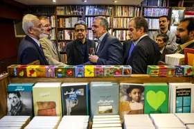 آغاز یازدهمین دوره آیین &laquo;کتاب&zwnj;گردی&raquo; به مناسبت هفته کتاب و کتاب&zwnj;خوانی (۲۴ آبان ۱۴۰۳)