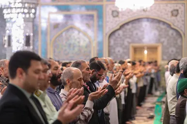 نماز عید قربان در حرم مطهر رضوی