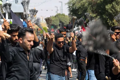 عزاداری شهادت امام رضا(ع) درخیابان های منتهی به حرم مطهر