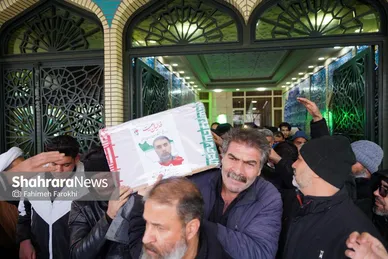 گزارش تصویری | تشییع پیکر شهدای مدافع امنیت در هوای برفی مشهد