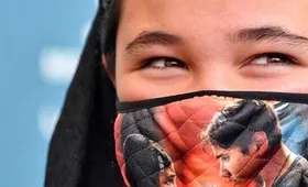 &laquo;شمیلا شیرزاد&raquo; دختر دست&zwnj;فروشی که ستاره سینما شد + ویدئو