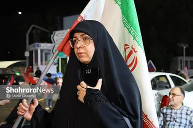 گزارش تصویری | مردم مشهد همچنان پای کار انقلاب