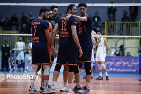 نتیجه بازی والیبال نیان الکترونیک مشهد و پیکان در لیگ برتر والیبال (۱۱ بهمن ۱۴۰۲) | باخت&zwnj;های سریالی نیان تمامی ندارد