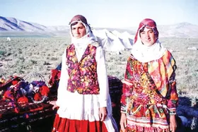 پوشاک زنان خراسان در آینه پژوهش