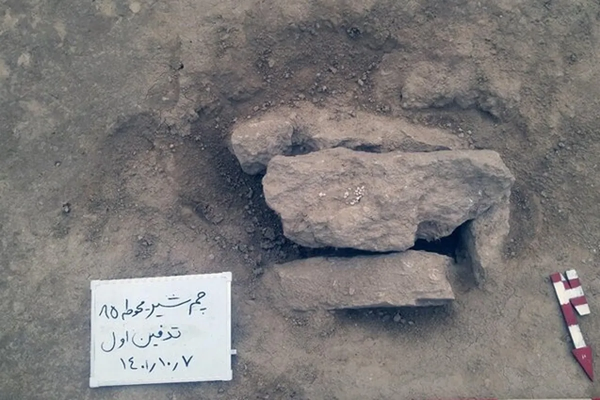 کشف گور باستانی یک نوزاد در کف خانه + تصاویر
