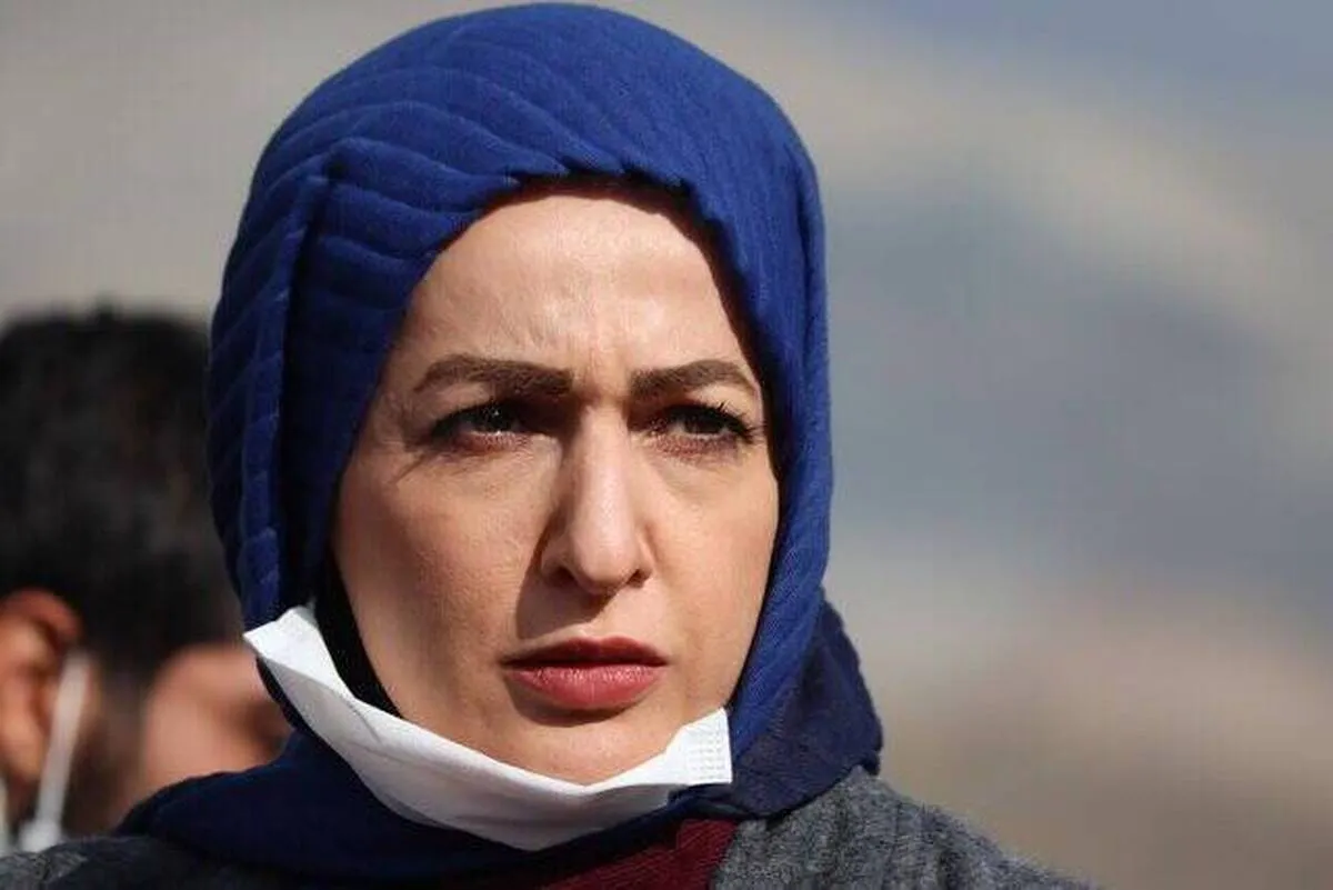 صدور قرار کفالت برای شقایق دهقان به دلیل کشف حجاب و جریحه دار کردن عفت عمومی + عکس