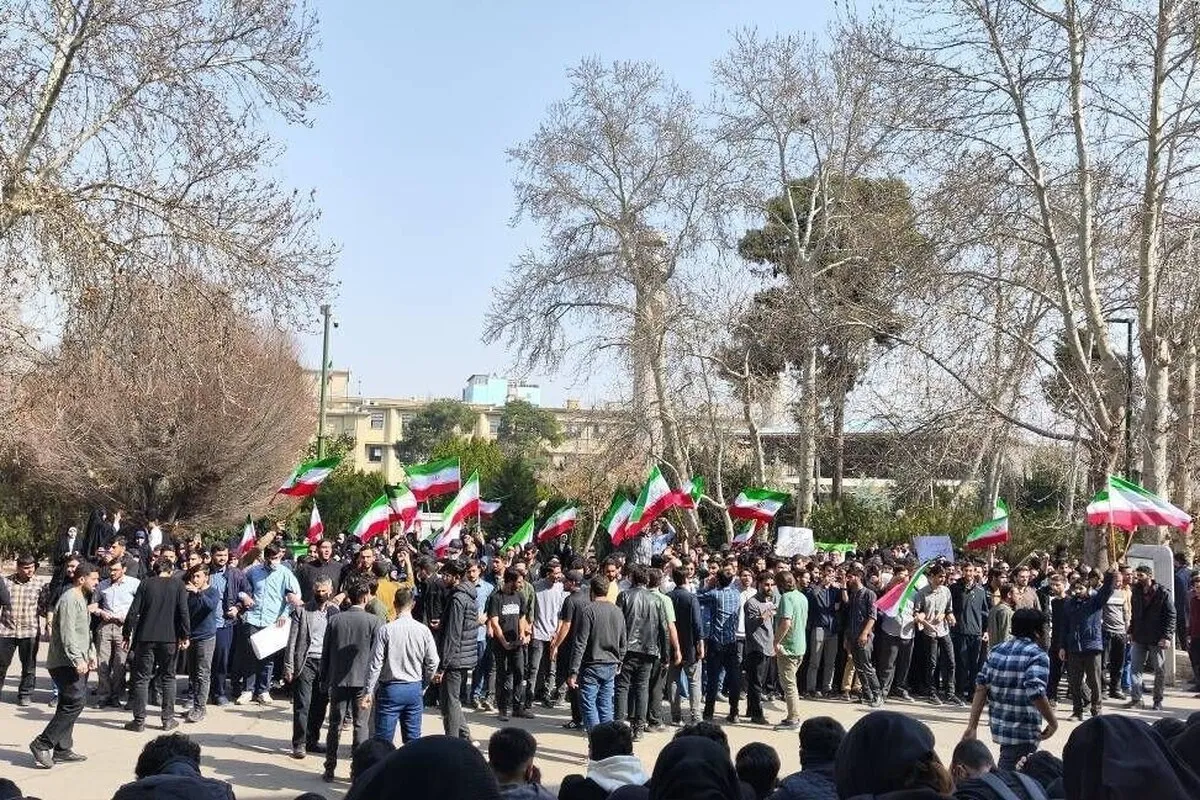 نماینده مردم مشهد در مجلس: اهانت به ارکان نظام و پرچم در دانشگاه قابل چشم‌پوشی نیست
