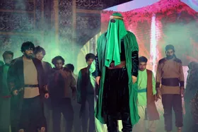 اجرای نمایش &laquo;آسمان هشتم&raquo; رضا صابری در حرم مطهر امام&zwnj;رضا(ع) و استقبال زائران