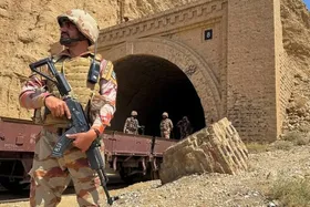 ۶ سرباز پاکستانی در حمله شبه&zwnj;نظامیان کشته شدند