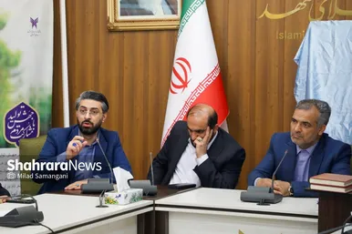 آیین رونمایی از پوستر نخستین کنفرانس ملی چالش‌های حاشیه‌نشینی و فرصت‌های بازآفرینی