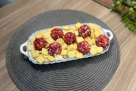 طرز تهیه دسر &laquo;توپک یلدایی&raquo; | پیش&zwnj;غذایی ساده و شیک برای شب یلدا