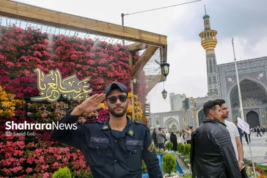 عکس‌هایی از گل آرایی حرم مطهر رضوی در دهه کرامت