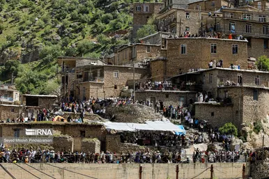 مراسم هزار دف در روستای پالنگان