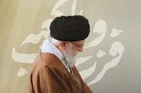 همسر رهبر شهید انقلاب در قید حیات هستند