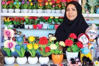 روایتی از دست‌های هنرمند مادر مشهدی و اشتغال خانواده