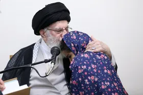 تصاویری از دیدار خانواده&zwnj;های شهدای شرارت اخیر رژیم صهیونیستی با رهبر معظم انقلاب